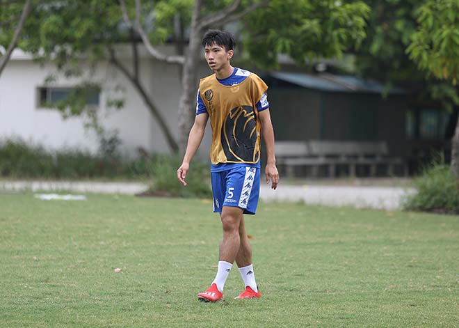 Hà Nội FC đấu AFC Cup: Văn Hậu dồn sức giải châu Á trước tin đồn sang Áo thi đấu - 1