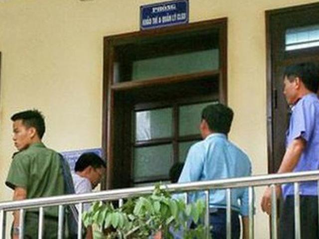 Sơn La: Một thí sinh cầm 2 điện thoại vào phòng thi THPT quốc gia