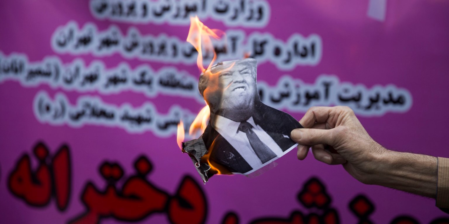 Iran &#34;bốc hơi&#34; 120 triệu USD mỗi ngày vì tổng thống Donald Trump - 1