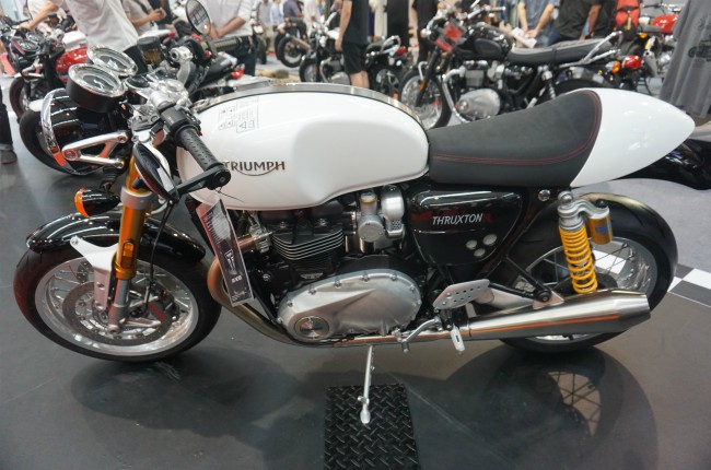 Thruxton R một dòng xe danh tiếng của hãng xe Anh quốc Triumph hiện đang được bán tại thị trường Việt nam. Mẫu xe này nhắm tới phân khúc khách hàng phái mạnh và dĩ nhiên là những "tay chơi" có lắm của nhiều tiền.