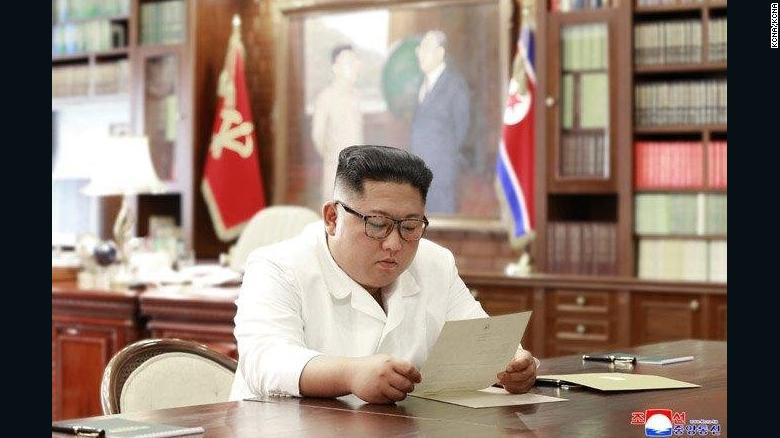 Sau khi ông Trump gửi thư &#34;tuyệt vời&#34; cho ông Kim, Triều Tiên bất ngờ chỉ trích hành động “thù địch” của Mỹ - 1