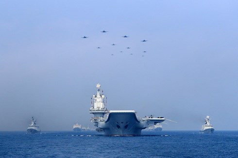 Nhóm tác chiến tàu sân bay Liêu Ninh của Trung Quốc đi qua eo biển Đài Loan - 1