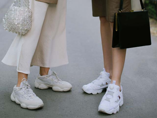 4 cách phối đồ với giày thể thao trắng cho nàng tự tin xuống phố – MARC