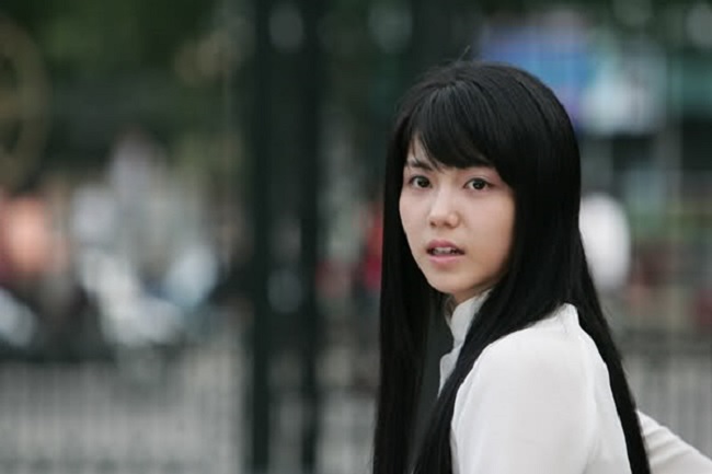 Kim Ok Bin còn được mệnh danh là "Cô dâu Hà Nội" sau khi đảm nhận vai diễn "Lý Thị Vũ" trong phim truyền hình "Cô dâu Hà Nội" (2005) - dự án phim đặc biệt của đài SBS.