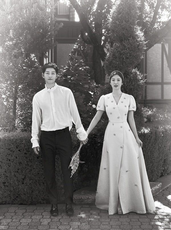 Song Hye Kyo và Bi Rain: Đám cưới 34 tỷ chóng tan vỡ, hôn lễ giản dị lại bền lâu - 1