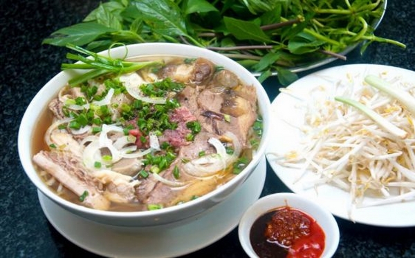 Bánh đúc, phở Lệ có thâm niên lâu đời, nổi tiếng ở Sài Gòn - 3