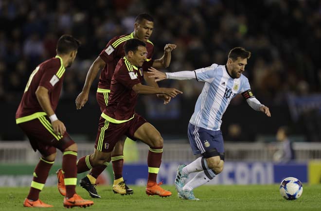 Argentina - Venezuela: Messi dốc sức, hẹn Brazil bán kết - 2