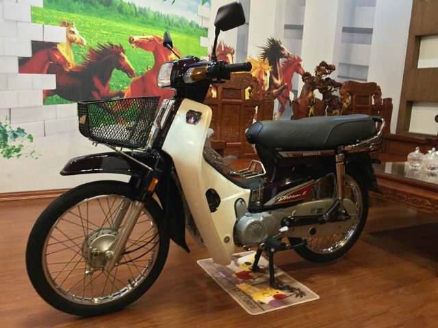 CHOÁNG: Honda Dream Thái 1995 còn nguyên bản giá sốc 320 triệu đồng
