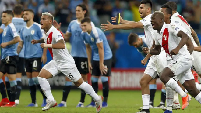 Uruguay - Peru: 3 lần mừng hụt, siêu sao gây đại họa (Tứ kết Copa America) - 2