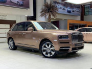 Tin tức ô tô - Ngắm nhìn Rolls-Royce Cullinan phủ màu vàng Petra Gold sang trọng và đắt đỏ