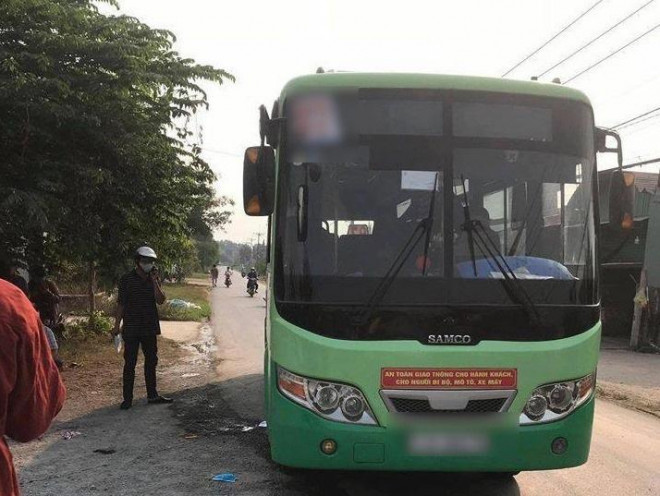 Xe buýt có chị T. làm tiếp viên