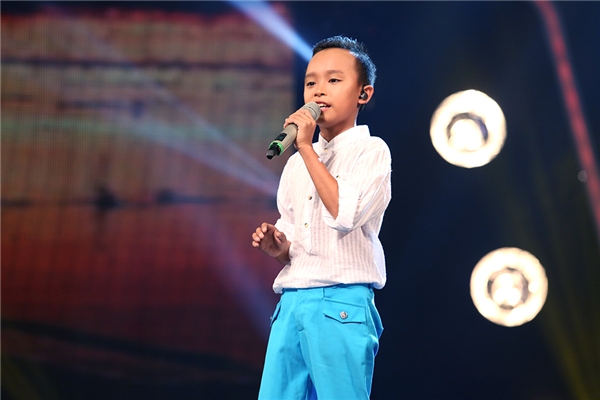 Hồ Văn Cường ngày còn đứng trên sân khấu "Vietnam Idol Kids 2016".