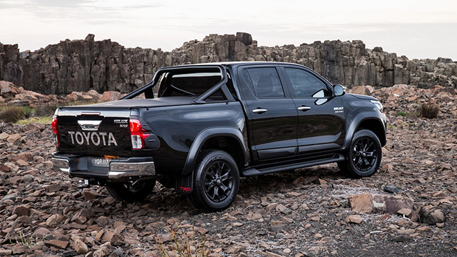 Toyota dự kiến trình làng Hilux GR cạnh tranh Ford Raptor - 2