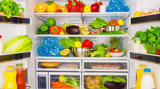 Trữ rau trong tủ lạnh sẽ khiến đồ nhanh hỏng khi không biết cách bảo quản. Ảnh minh họa
