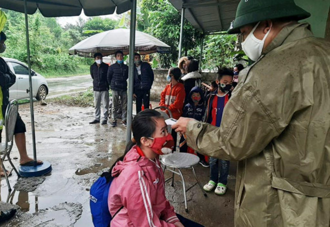 Những người này đã được yêu cầu vào chốt kiểm soát khai báo y tế, kiểm tra sức khỏe