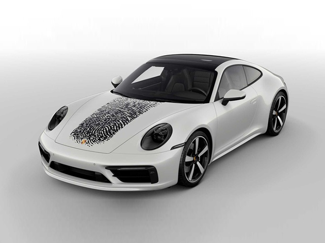 Porsche cung cấp gói tùy biến in dấu vân tay lên nắp capo 911