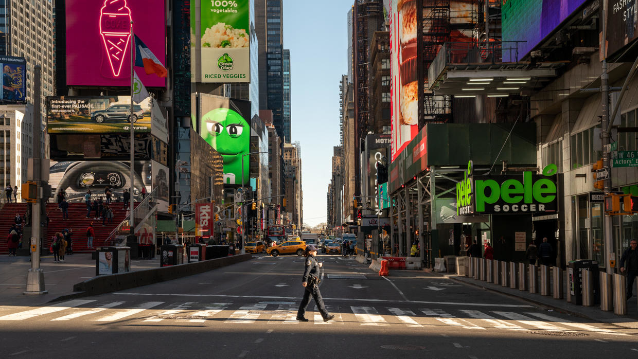 Cảnh vắng lặng trên đường phố New York.