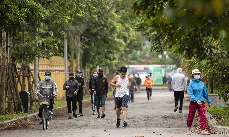 Thực hiện Chỉ thị của Thủ tướng Chính phủ hạn chế tập trung nơi đông người, nhiều công viên trên địa bàn TP Hà Nội đã đóng cửa