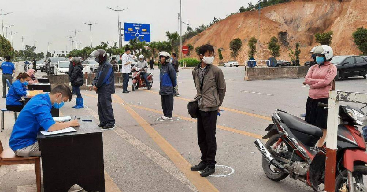 Hạ Long: Người đi chợ quá 2 lần trong ngày mùa dịch sẽ bị ”bêu tên”