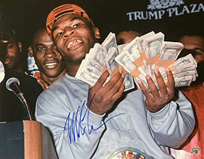 Khi chưa phá sản, Mike Tyson coi tiền chỉ là "đống giấy lộn"