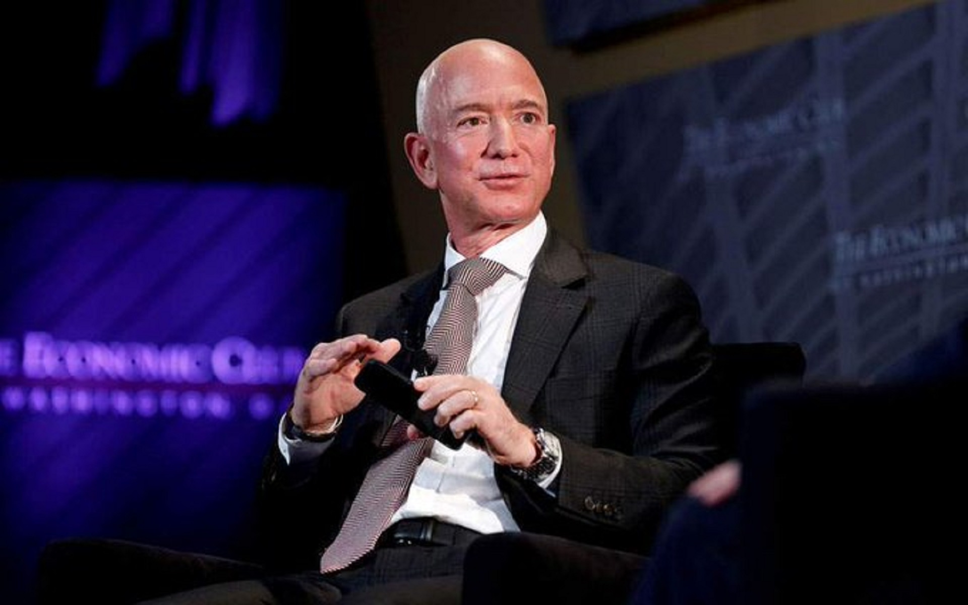 Ông Jeff Bezos&nbsp;– người giàu nhất thế giới hiện nay (ảnh: Reuters)