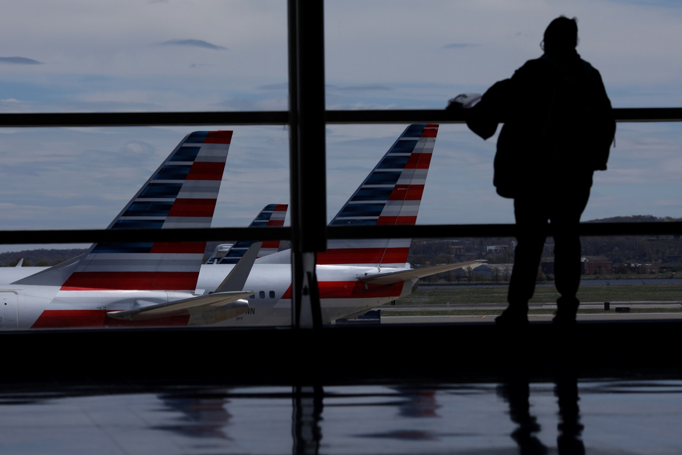 Các chuyến bay “ma” hoàn toàn không có khách cũng khiến phi hành đoàn mệt mỏi (Nguồn: Reuters)