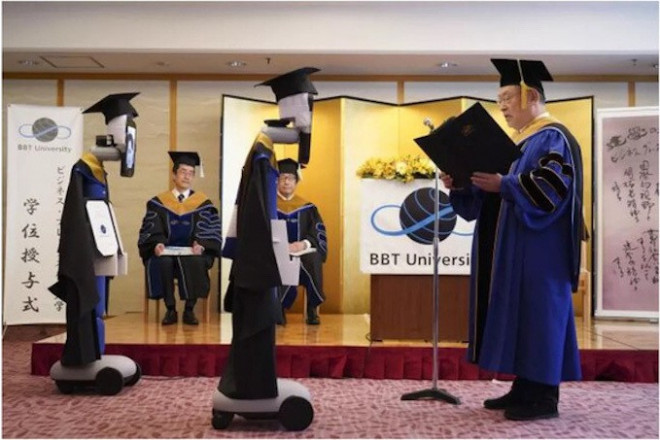 Buổi lễ tốt nghiệp được tổ chức tại khách sạn Grand Palace, quận Chiyoda-ku, thủ đô Tokyo. Ảnh: Reuters