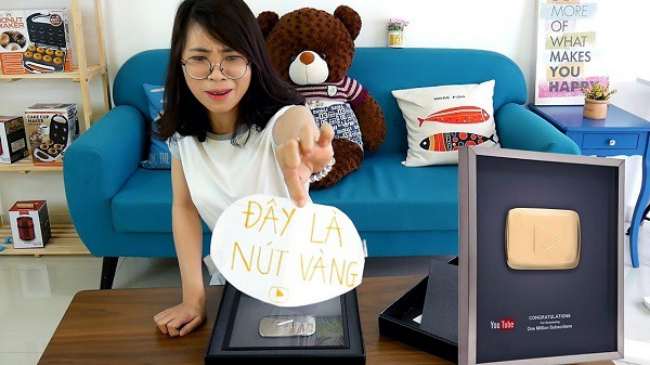 Vị trí số 1 trong top 5 kênh YouTube có doanh thu khủng nhất Việt Nam là một gương mặt vô cùng quen thuộc, đặc biệt với các em nhỏ: Thơ Nguyễn.