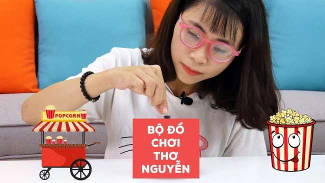 Kênh YouTube của Thơ Nguyễn thành lập từ năm 2016 và hướng tới đối tượng là trẻ em như review đồ chơi, hướng dẫn nấu các món ăn đơn giản, hướng dẫn làm đồ chơi handmade, các thử thách vui nhộn,….