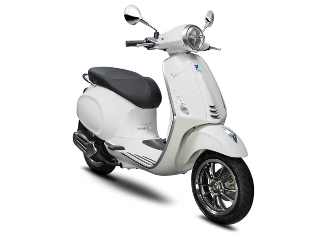 Primavera S 125cc bản màu trắng.