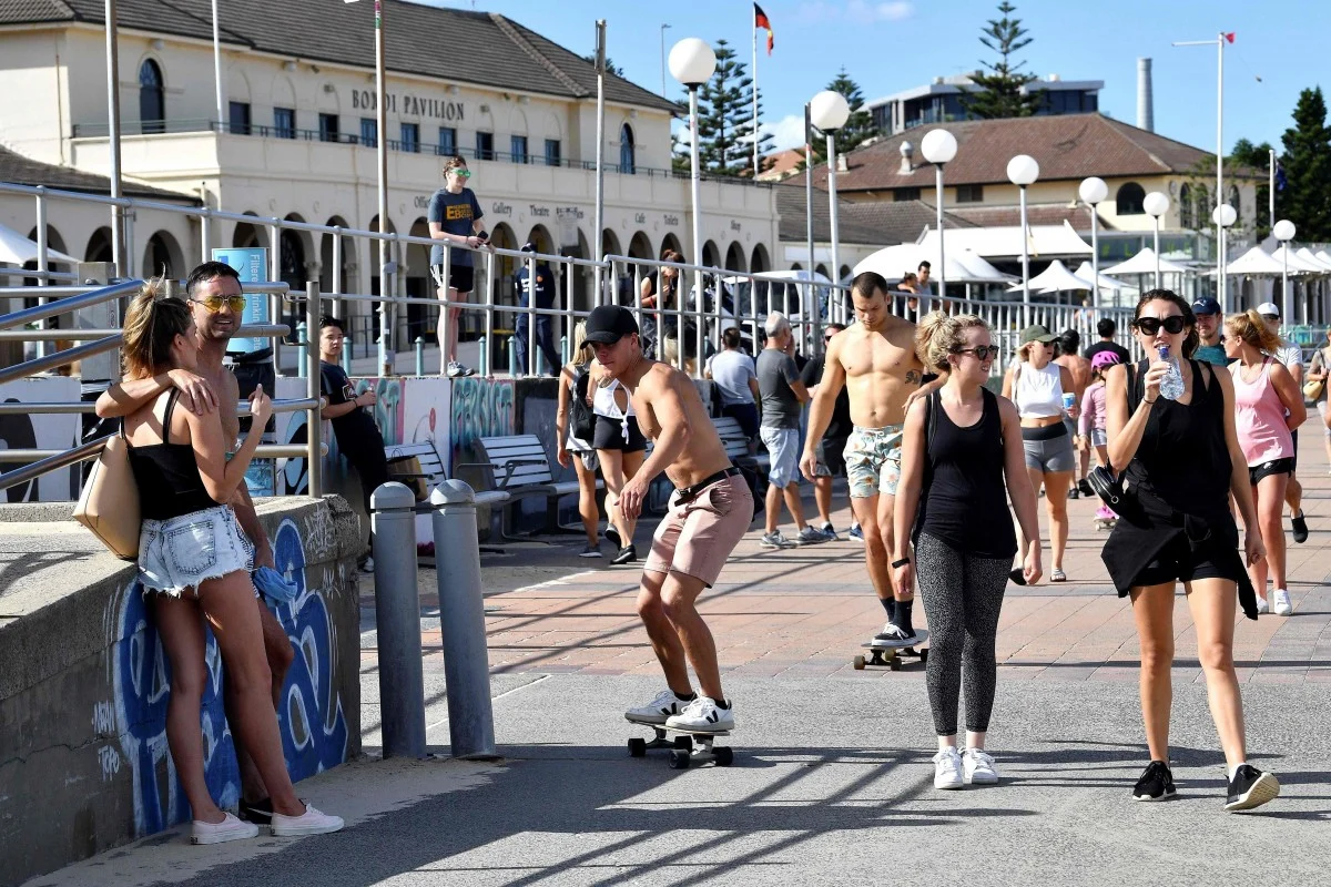 Người dân ra ngoài vui chơi tại Sydney, Úc hôm 11.4 (ảnh: SCMP)