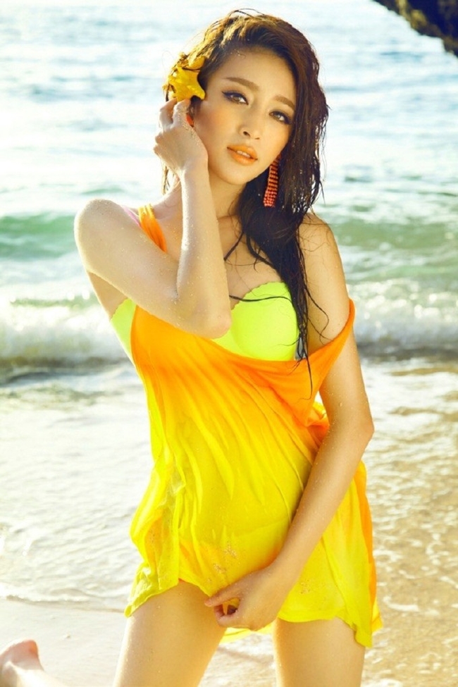 Người đẹp sinh năm 1986 được coi là "Phan Kim Liên" có cảnh nóng bạo nhất trong loạt phim chuyển thể từ tiểu thuyết "Thủy hử" của Thi Nại Am.