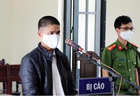 Nguyễn Văn Quýnh lĩnh 12 tháng tù giam về tội danh Chống người thi hành công vụ.