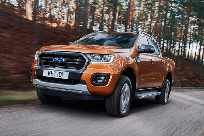 Ngôi vương thuộc về Ford Ranger với 860 xe bán ra trong tháng 3/2020.