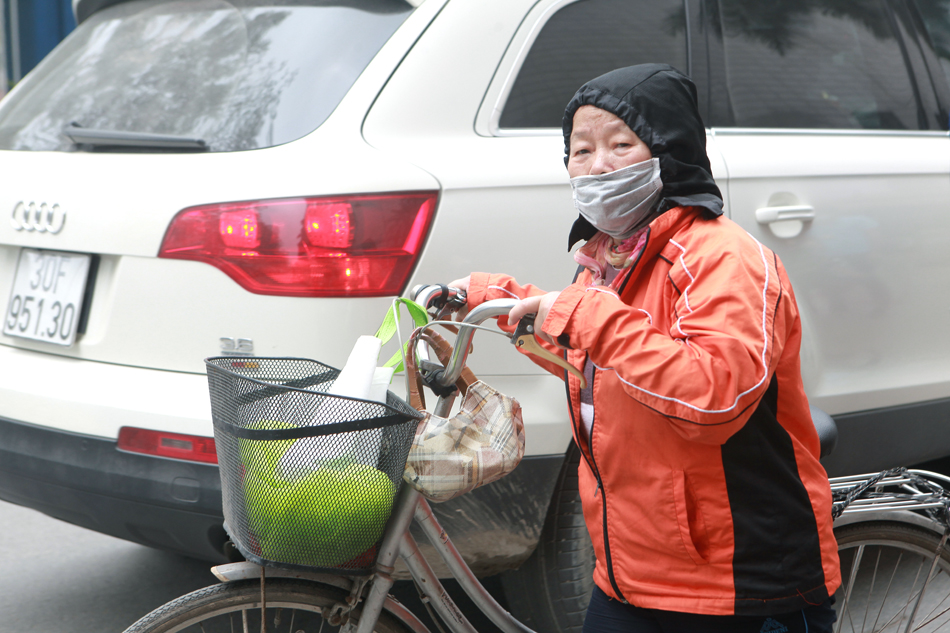 Trong sáng nay, nhiều người đến muộn phải ra về