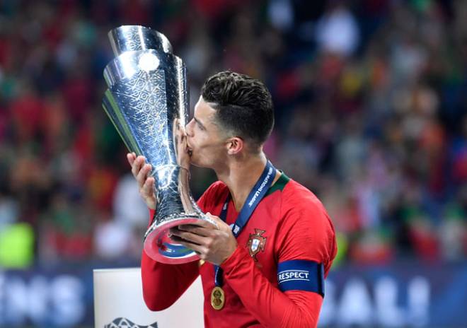 Ronaldo thể hiện vai trò thủ lĩnh ở ĐT Bồ Đào Nha