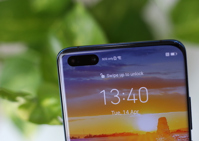 Huawei P40 Procó camera tự động lấy nét&nbsp;và camera IR xác định chiều sâu để hỗ trợ lấy nét,&nbsp;tái tạo hiệu ứng xóa phông chân thực vốn là biểu tượng của các thiết bị Huawei, đồng thời hỗ trợ IR Face Unlock để mở khóa bằng khuôn mặt ngay cả trong điều kiện thiếu sáng.