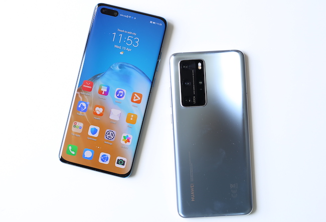 Huawei P40 Series cũng được ra mắt cùng Huawei Golden Snap, bao gồm AI Best Moment, một tính năng chụp ảnh thông minh sẽ chọn ra các khung hình đẹp nhất từ Ảnh chuyển động.