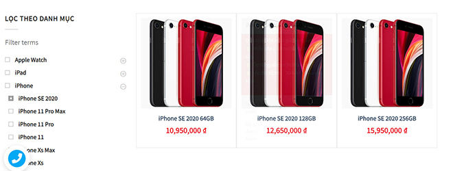 Giá iPhone SE 2020 xách tay tại một cửa hàng.