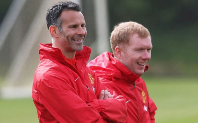 Giggs vượt qua cựu đồng đội Scholes để tiến vào chung kết đối đầu Henry tranh giải "Cầu thủ xuất sắc nhất lịch sử giải Ngoại hạng Anh"