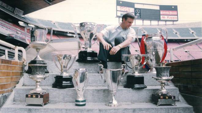 "Thánh" Johan Cruyff là huyền thoại vĩ đại bậc nhất của Barca