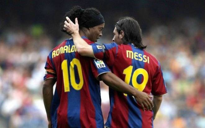 Ronaldinho và Messi từng cùng nhau viết sử cho Barca