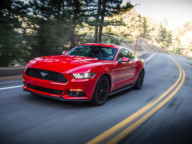 Ford Mustang đạt danh hiệu xe thể thao bán chạy nhất thế giới