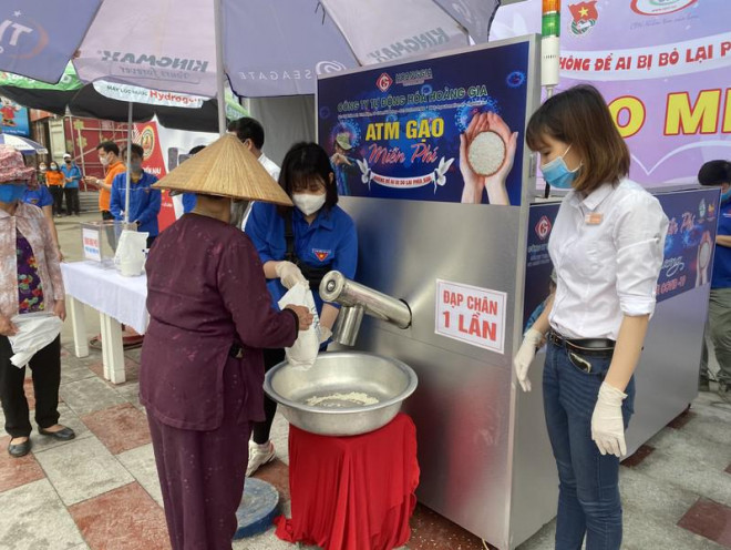 Xuất hiện cây ATM &#34;rút&#34; được 5 tấn gạo mỗi ngày ở Hải Phòng - 2