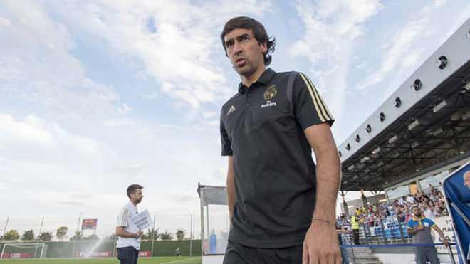 Raul Gonzalez đang dẫn dắt đội Castilla