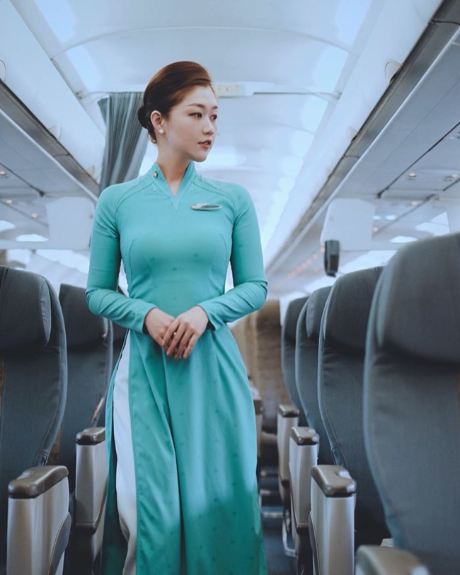 Tôn Nữ Nam Phương là tiếp viên hàng không xinh đẹp của hãng hàng không quốc gia Việt Nam.