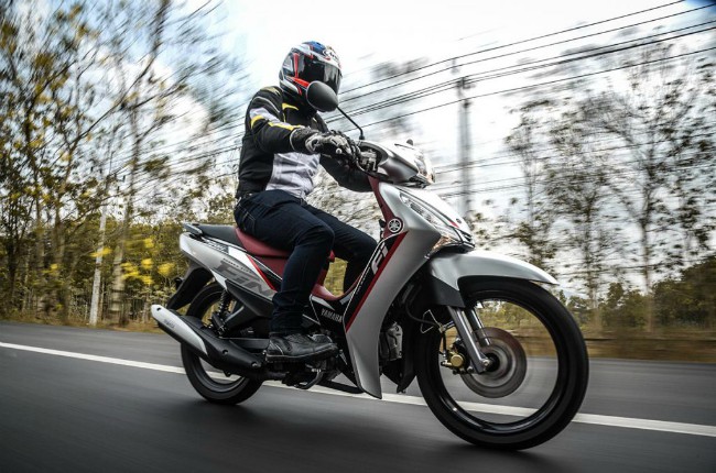 Có rất nhiều lý do lựa chọn 2020 Yamaha Finn mới ra mắt tại thị trường Thái Lan thay vi tập trung vào các dòng xe như Honda Wave 110 hay Wave 125 ở xứ chùa vàng này. Ảnh 2020 Yamaha Finn bản UBS.