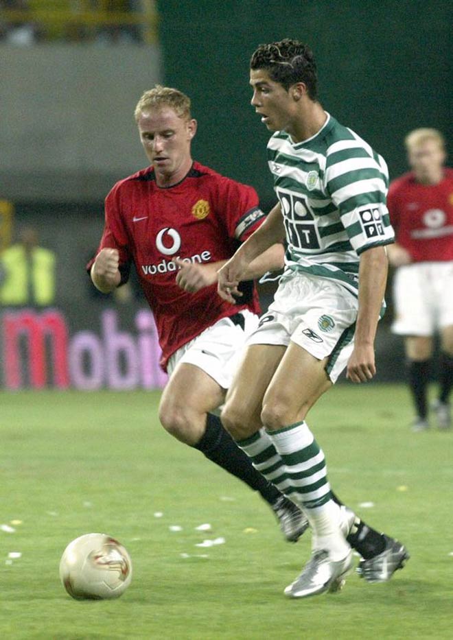 Ronaldo từng cùng Sporting Lisbon thắng sốc MU trước khi gia nhập "Quỷ đỏ" mùa hè năm 2003