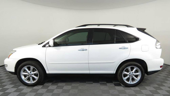 Lexus RX 350 cũ được khá nhiều đại gia Việt quan tâm