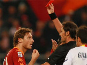 Bóng đá - &quot;Vua thẻ đỏ&quot; Totti 16 lần bị đuổi: &quot;Hoàng tử thành Rome&quot; cũng hóa &quot;tội đồ&quot;